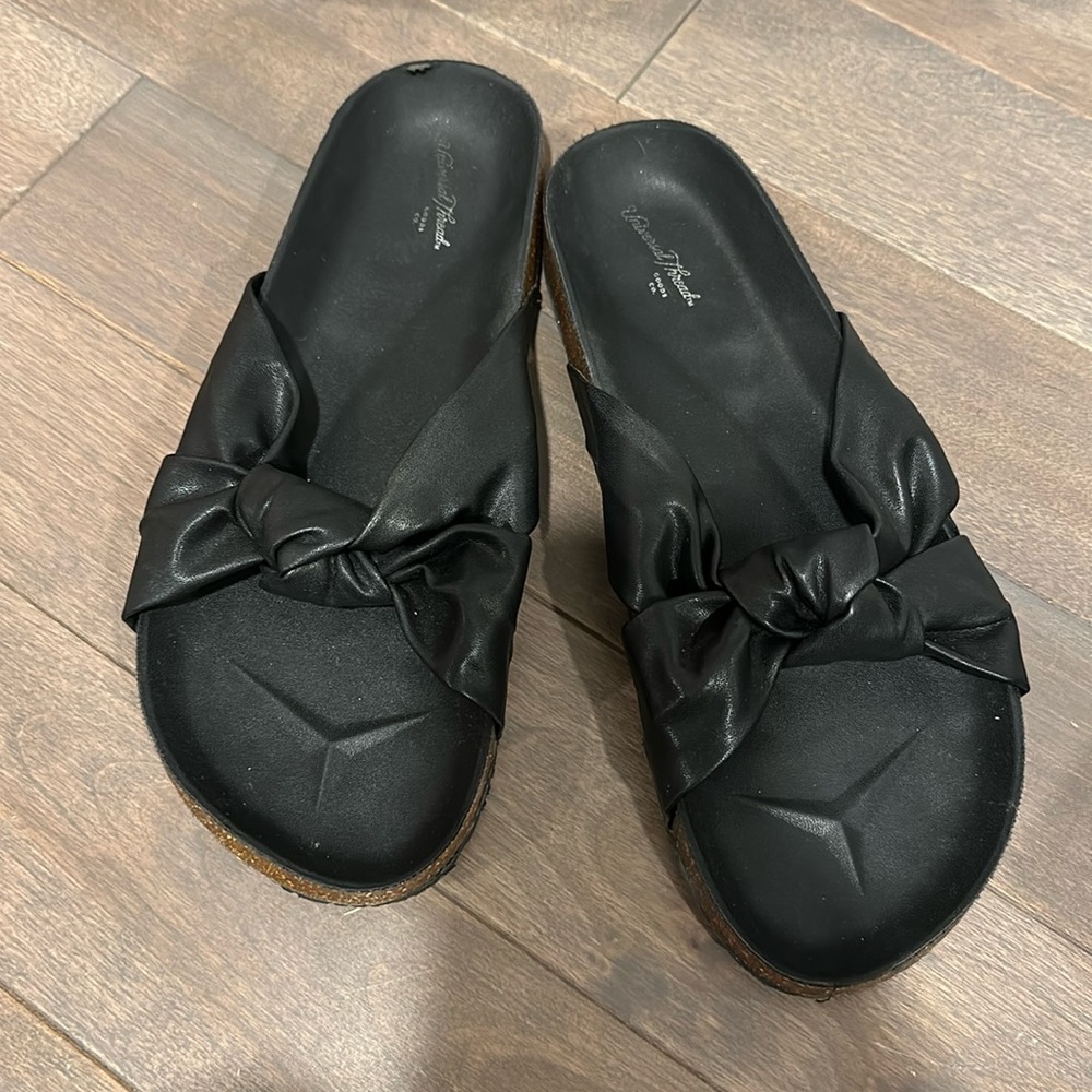 Black faux leather twist knot slides with cork footbed size 9W